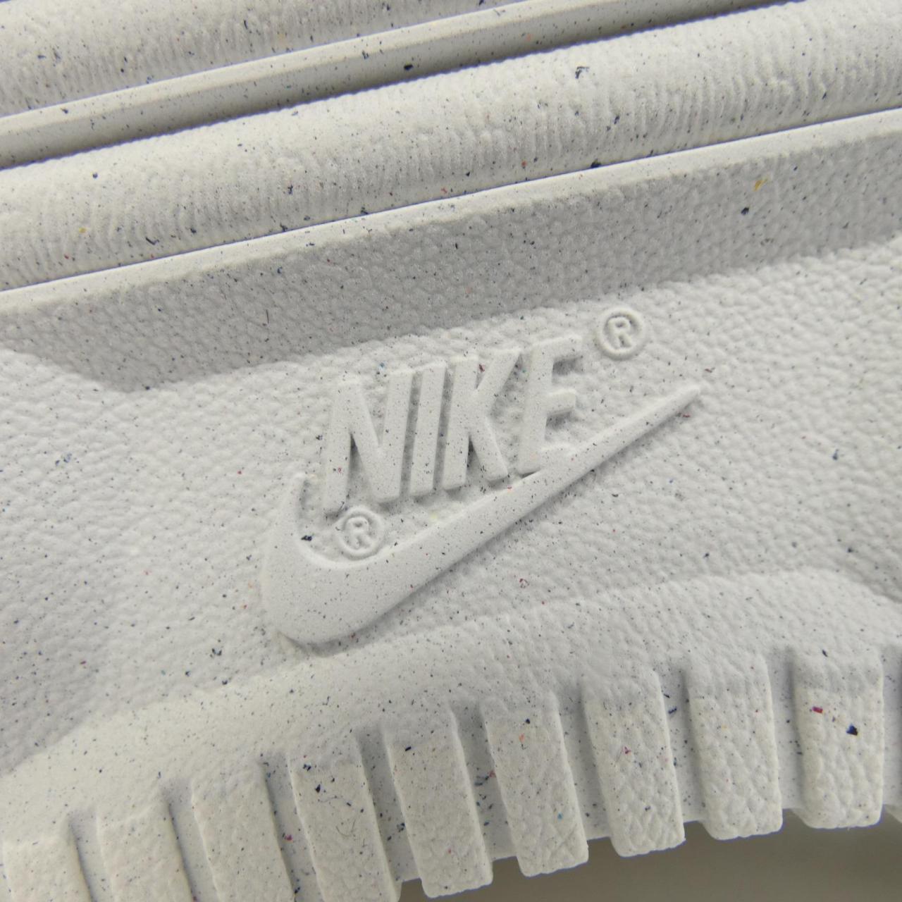 ナイキ NIKE スニーカー