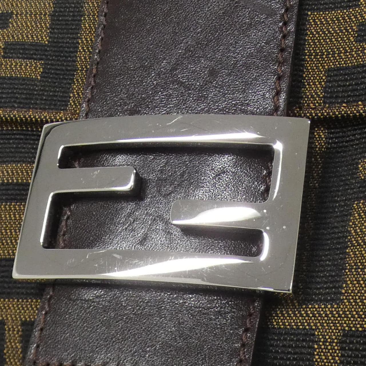 【ヴィンテージ】フェンディ バゲット 26424 ショルダーバッグ