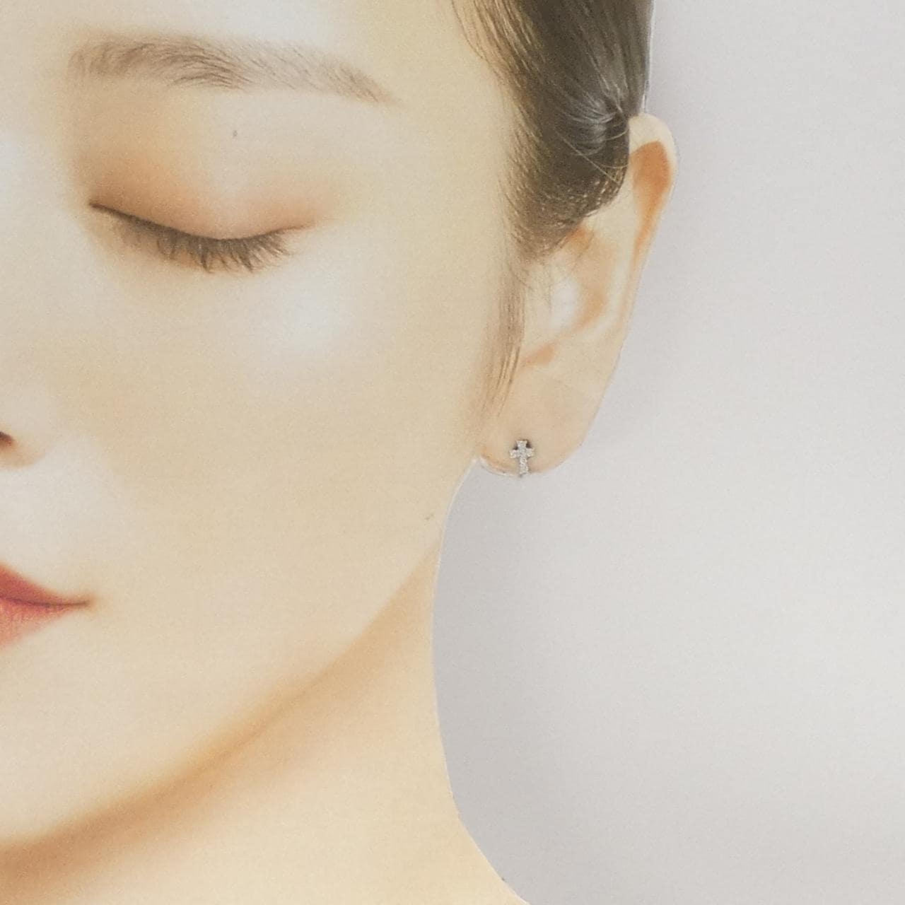 PT/PT900 クロス ダイヤモンド ピアス 0.12CT