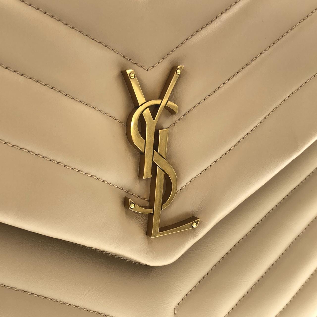 サンローラン ルールー ミディアム 574946 DV727 ショルダーバッグ