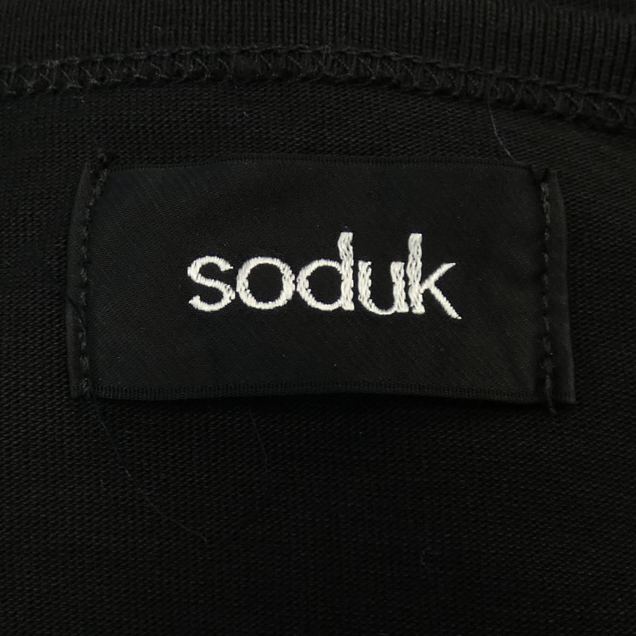 SODUK トップス