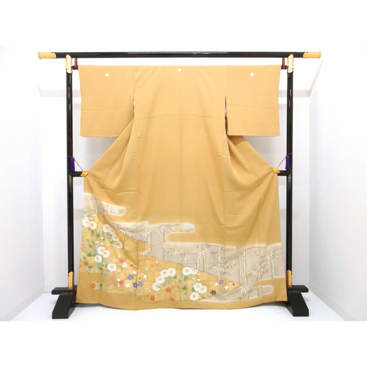 色留袖　友禅金彩加工　刺繍入り　剣片喰