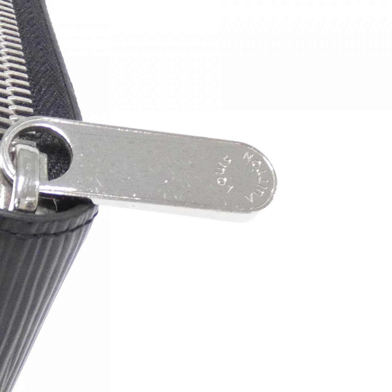 ルイヴィトン エピ ジッピー ウォレット M61857 財布