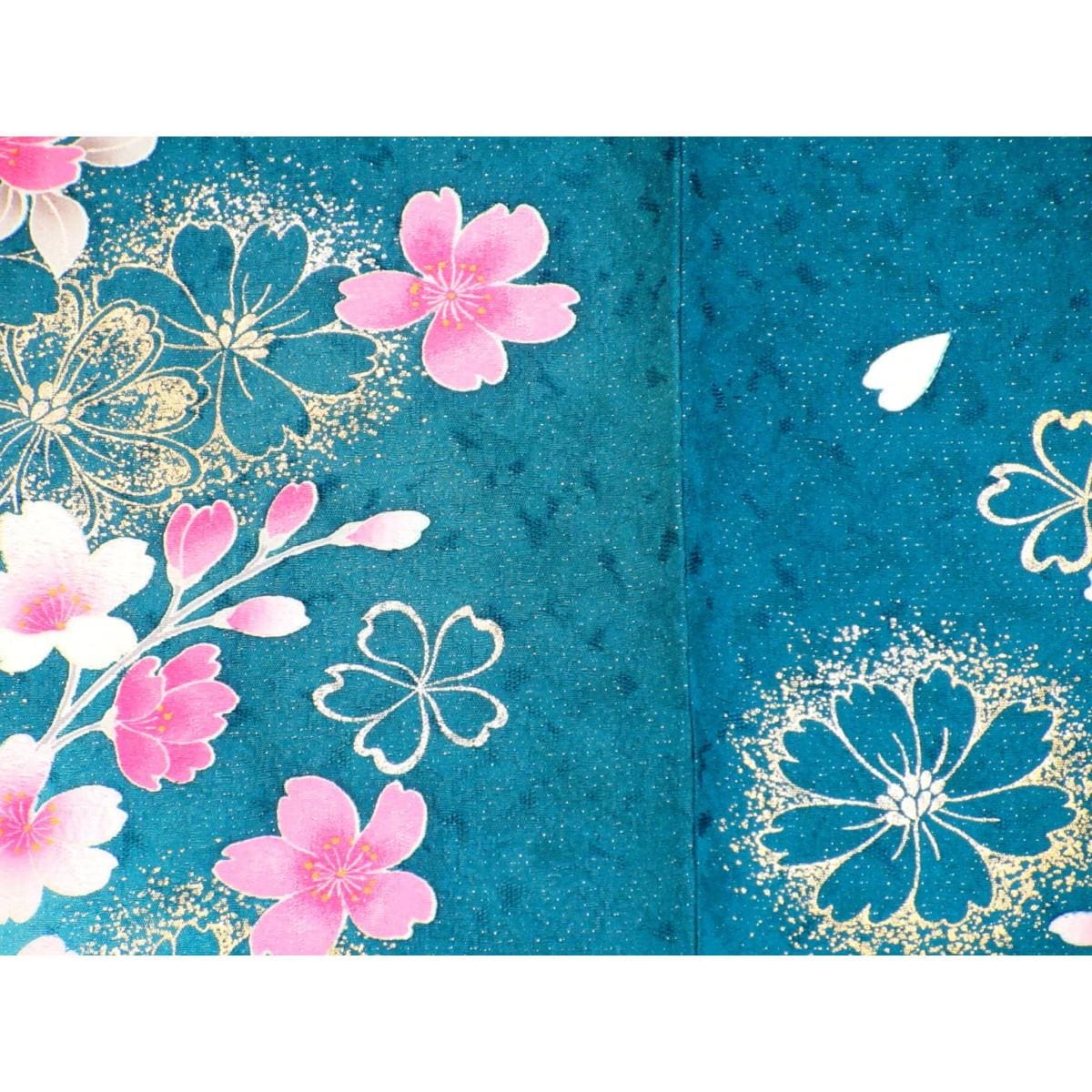 振袖　銀通しボカシ染　友禅金彩加工　刺繍入り
