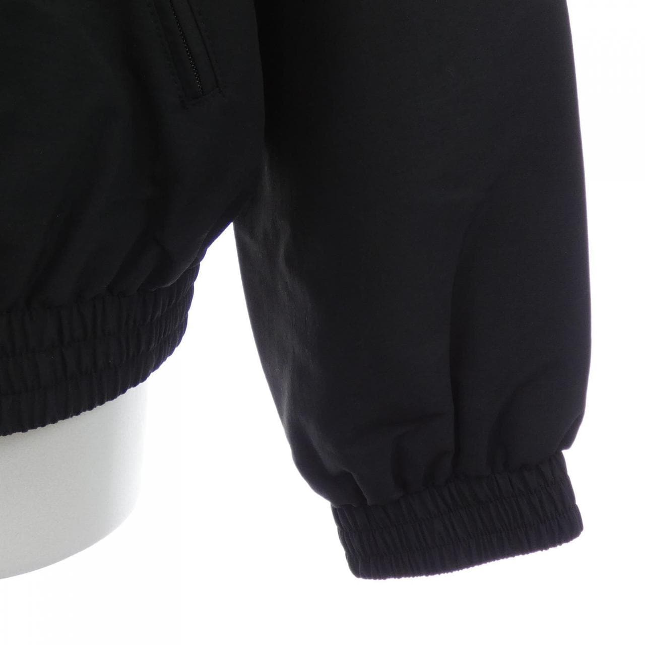 バレンシアガ BALENCIAGA 704505 TKO48 ジャケット