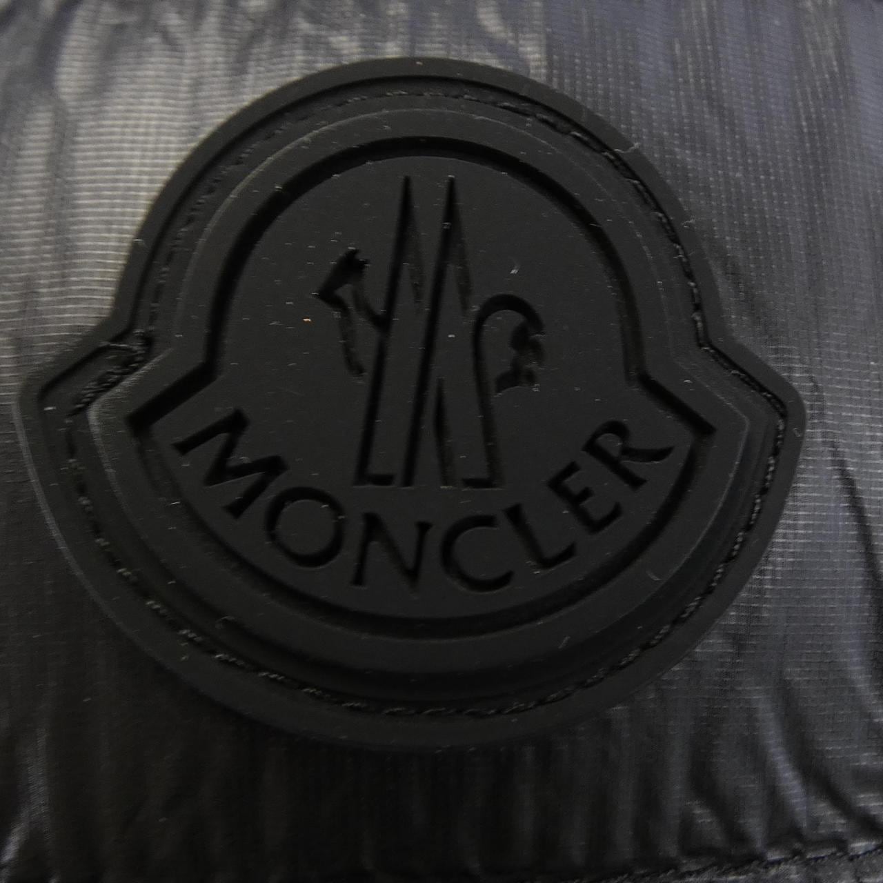 モンクレール MONCLER 20931A00123 ダウンベスト