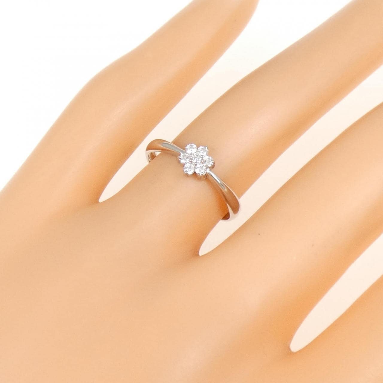 PT900 フラワー ダイヤモンド リング 0.11CT