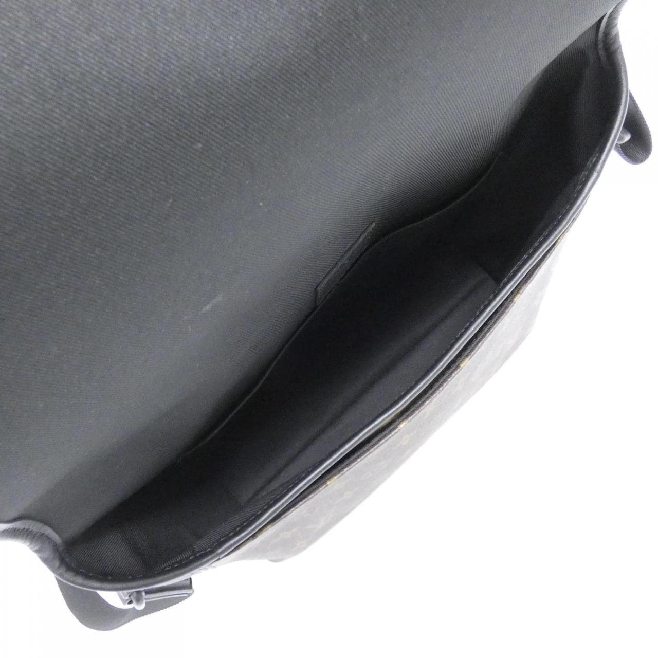 ルイヴィトン モノグラム マカサー マグネティック メッセンジャー M45557 ショルダーバッグ