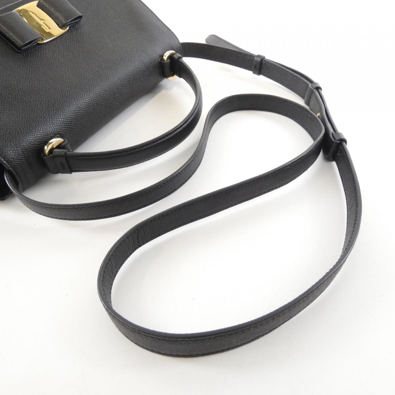 サルヴァトーレフェラガモ 21 8375 バッグ