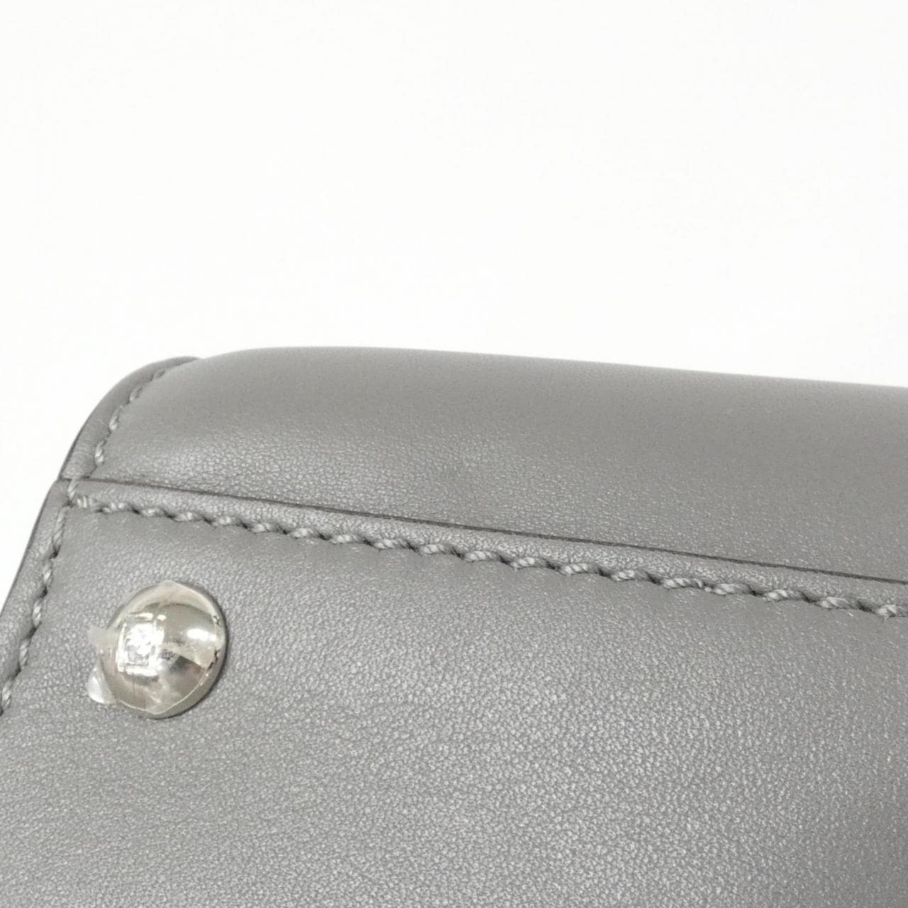 フェンディ ピーカブー アイコニック ミディアム 8BN290 ACO9 バッグ