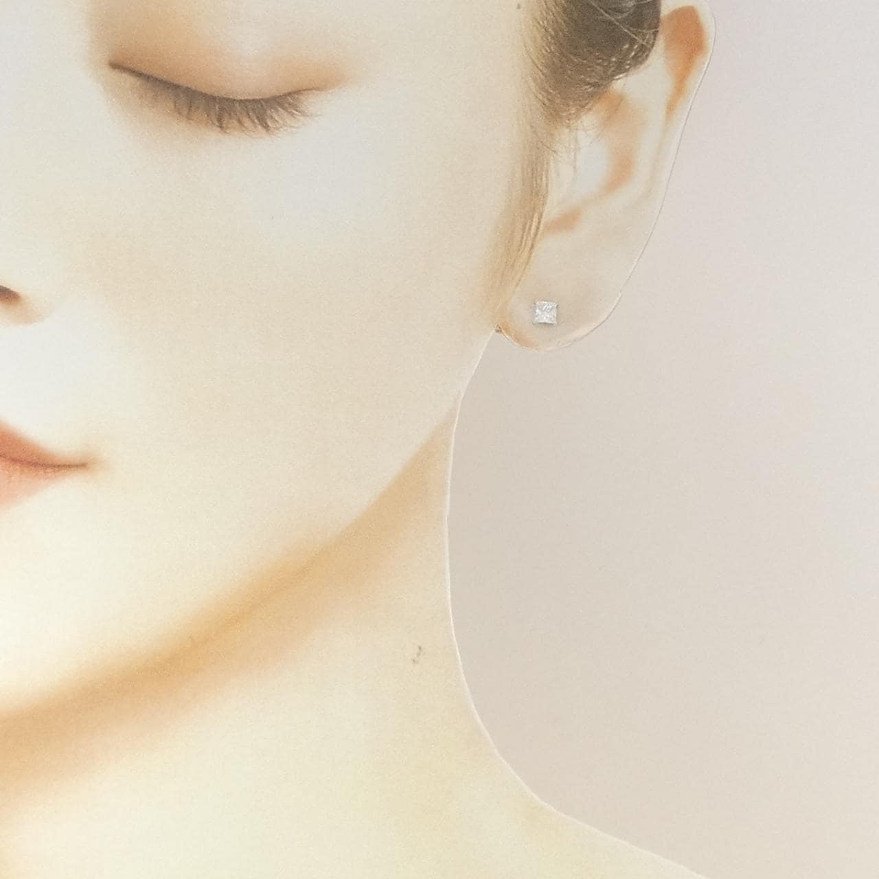 PT900 ソリティア ダイヤモンド ピアス 0.611CT