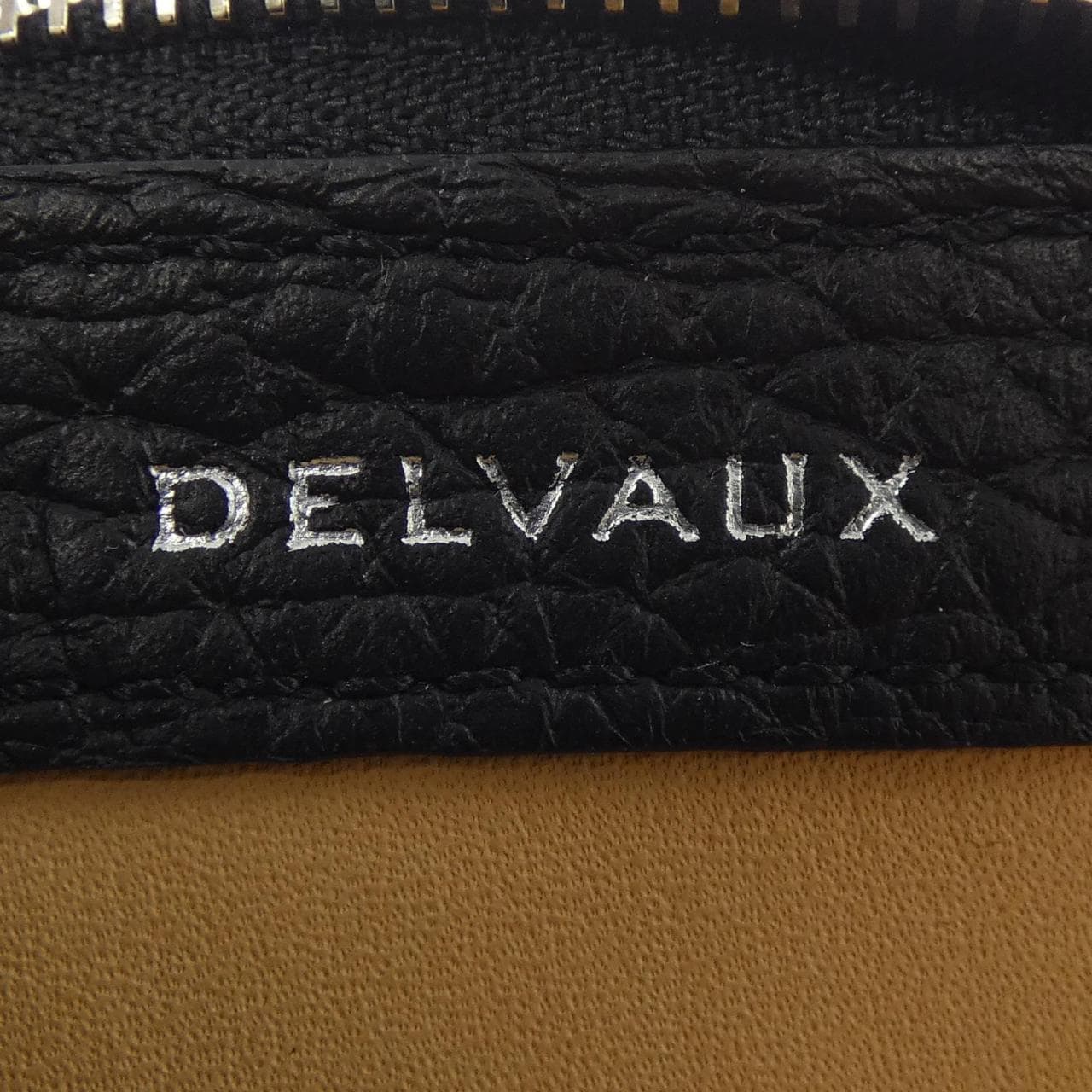 デルボー DELVAUX PIN D MULTIFONCTIONS COIN & CARD CASE