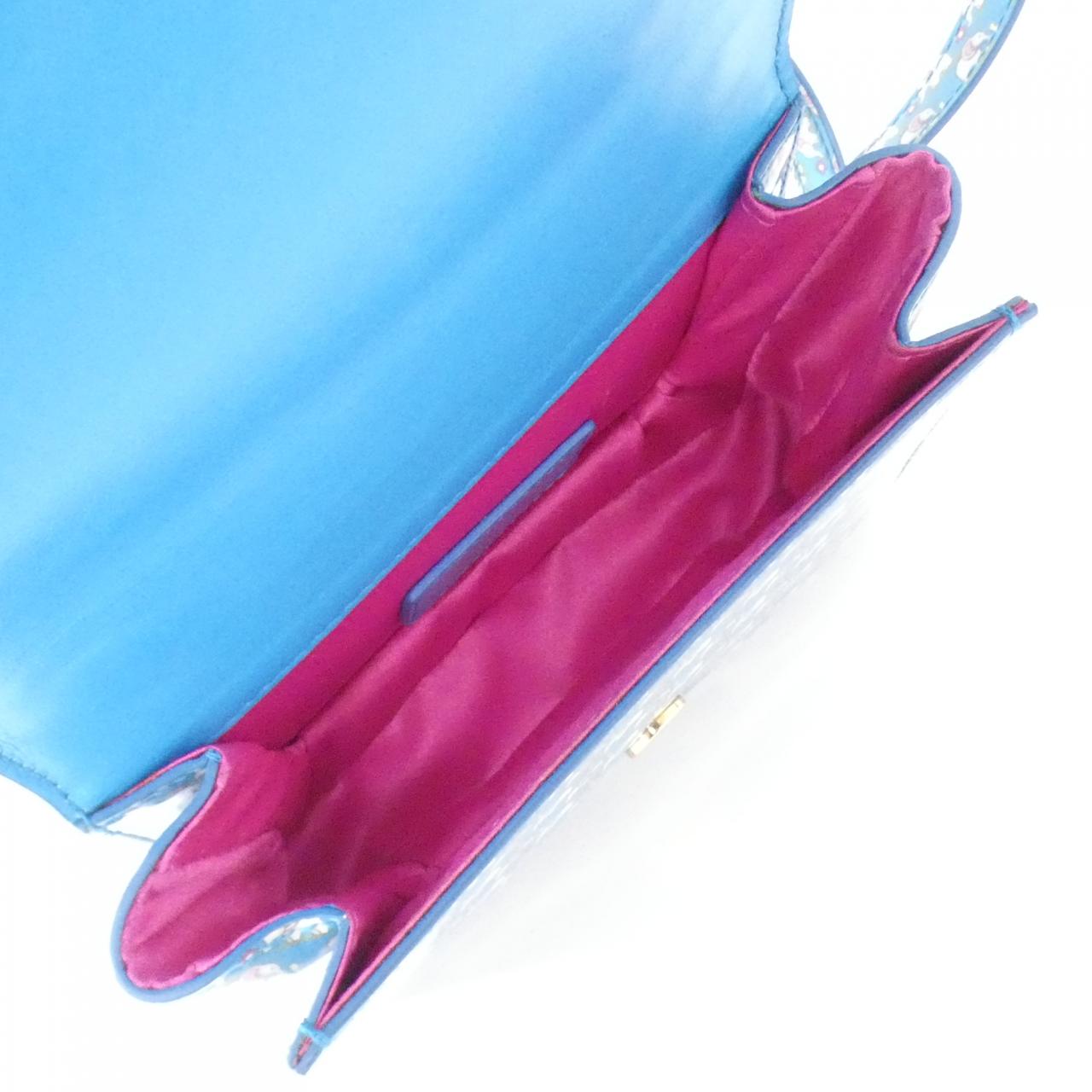 サルヴァトーレフェラガモ 21 G079 ショルダーバッグ