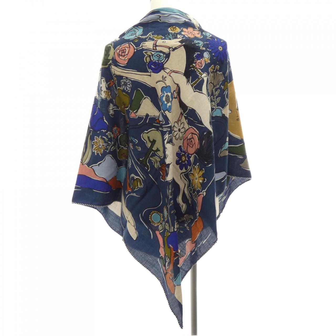 エルメス HERMES MILLE ET UN LAPINS H364007S トライアングルジェアン ショール