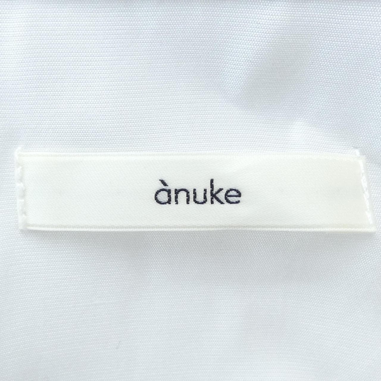 anuke シャツ