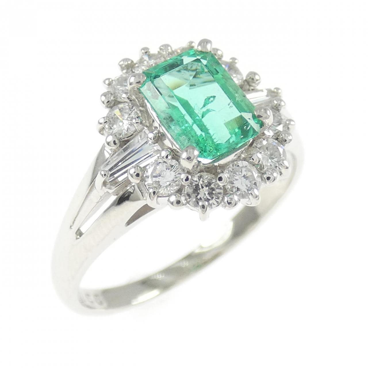PT900 エメラルド リング 0.92CT