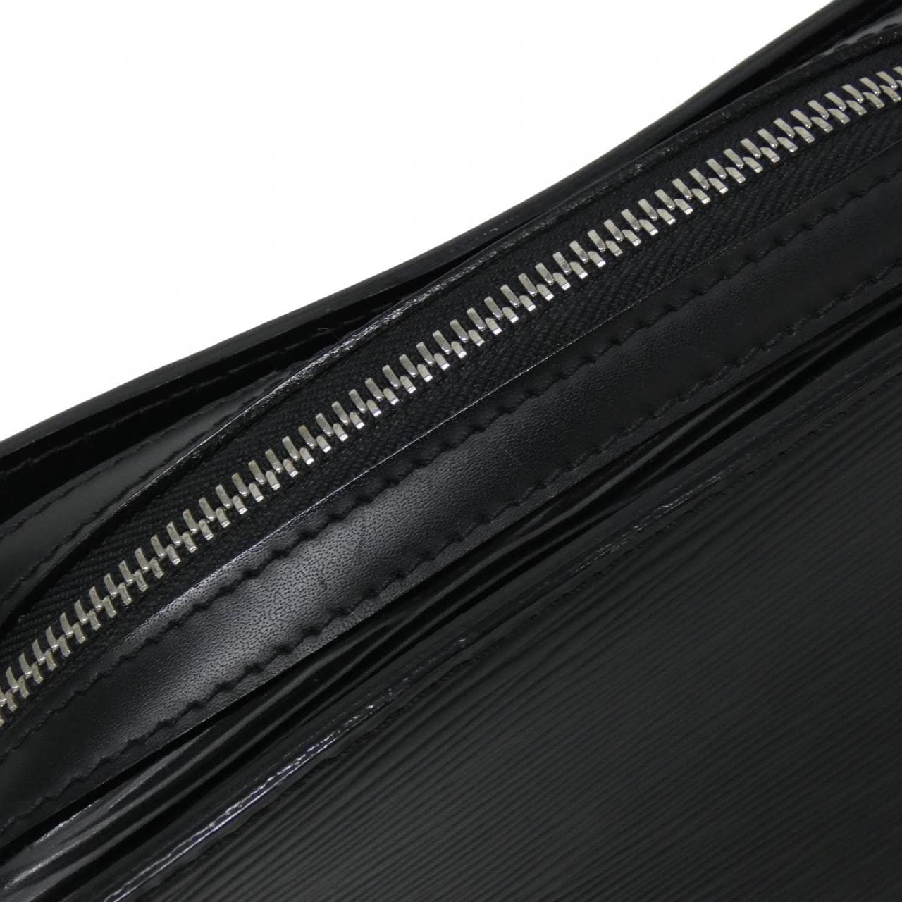 ルイヴィトン エピ オシュ M59362 セカンドバッグ
