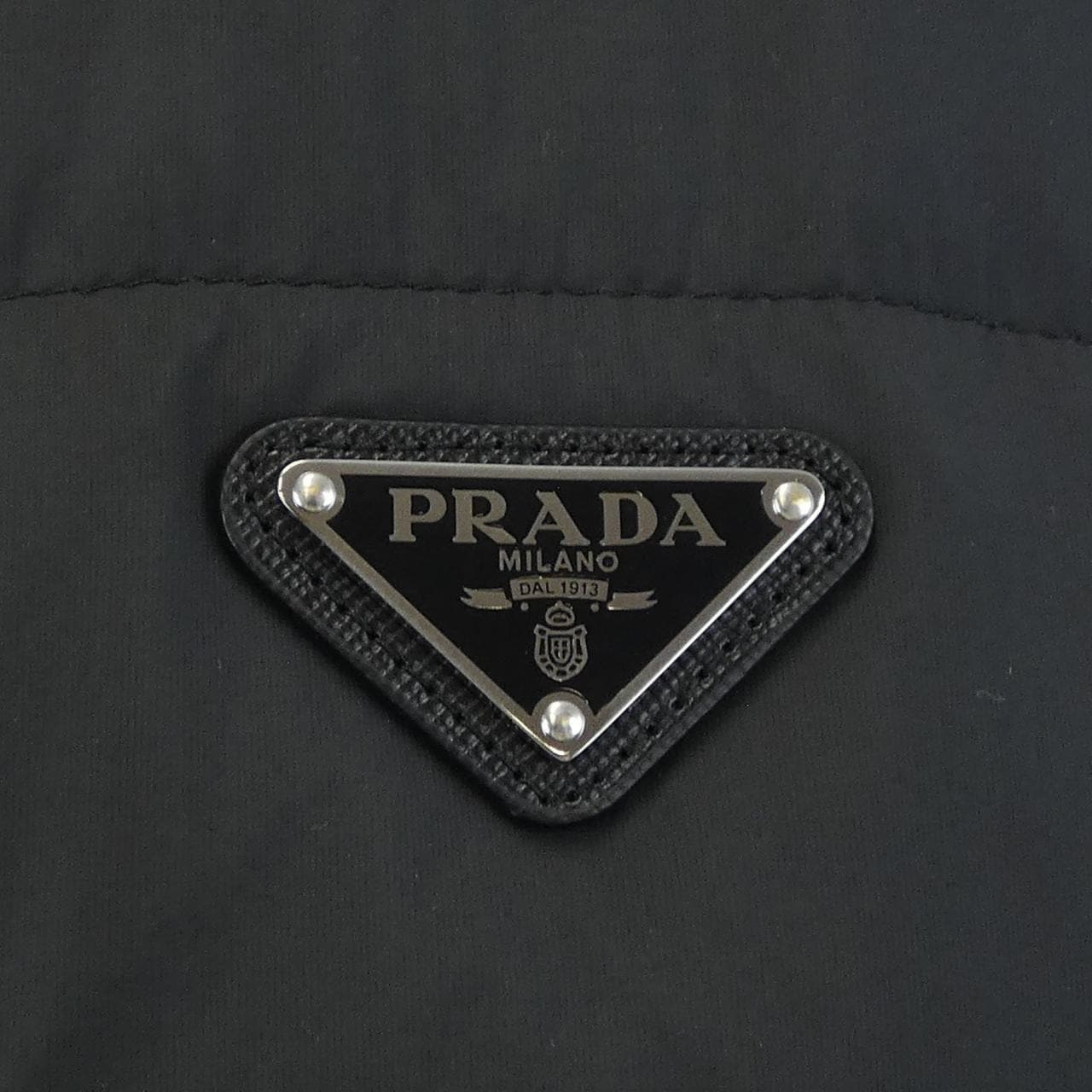 プラダ PRADA トライアングルロゴ ミディアムウェイト ポリエステル SGC403 S232 13IL ダウンジャケット
