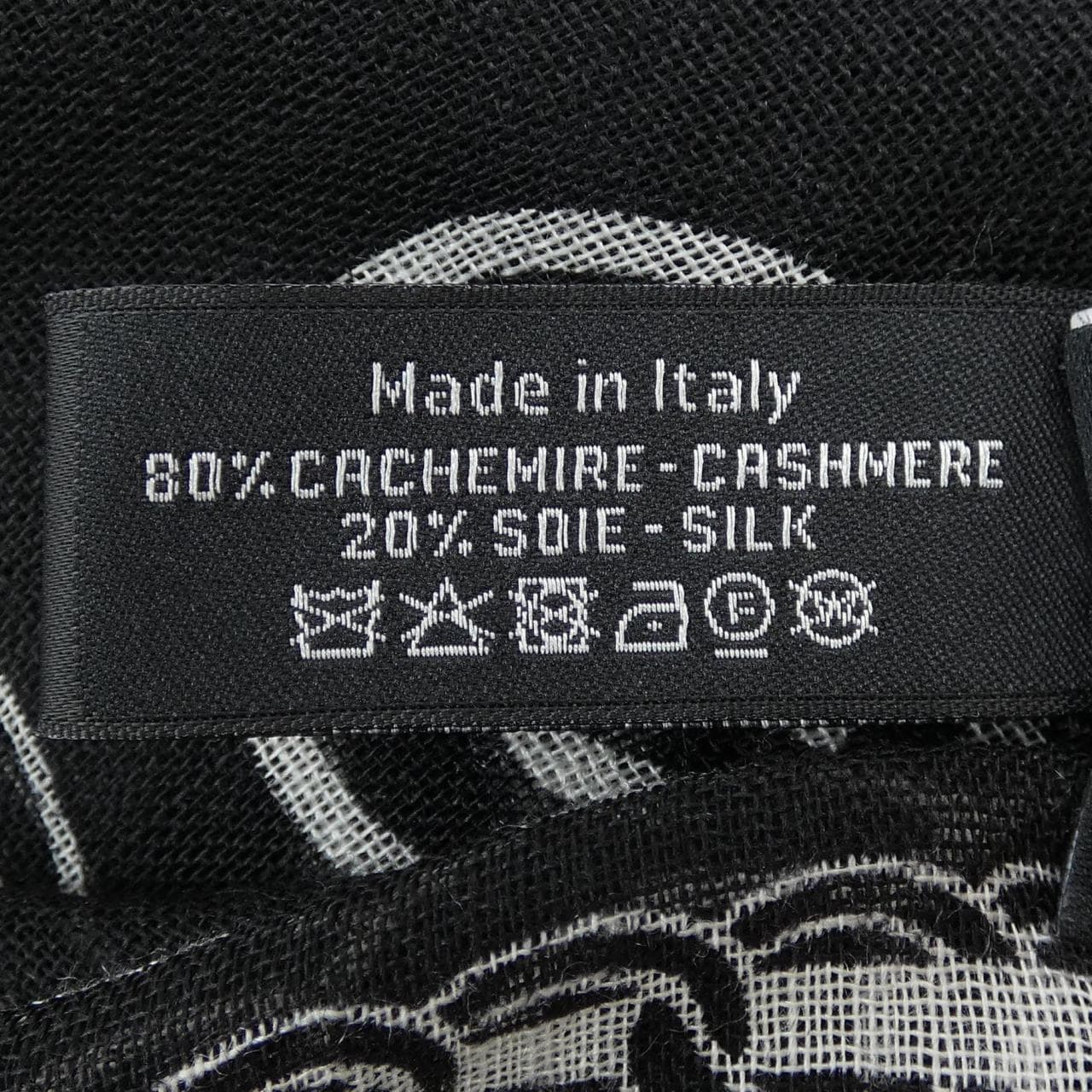 CHANEL STOLE