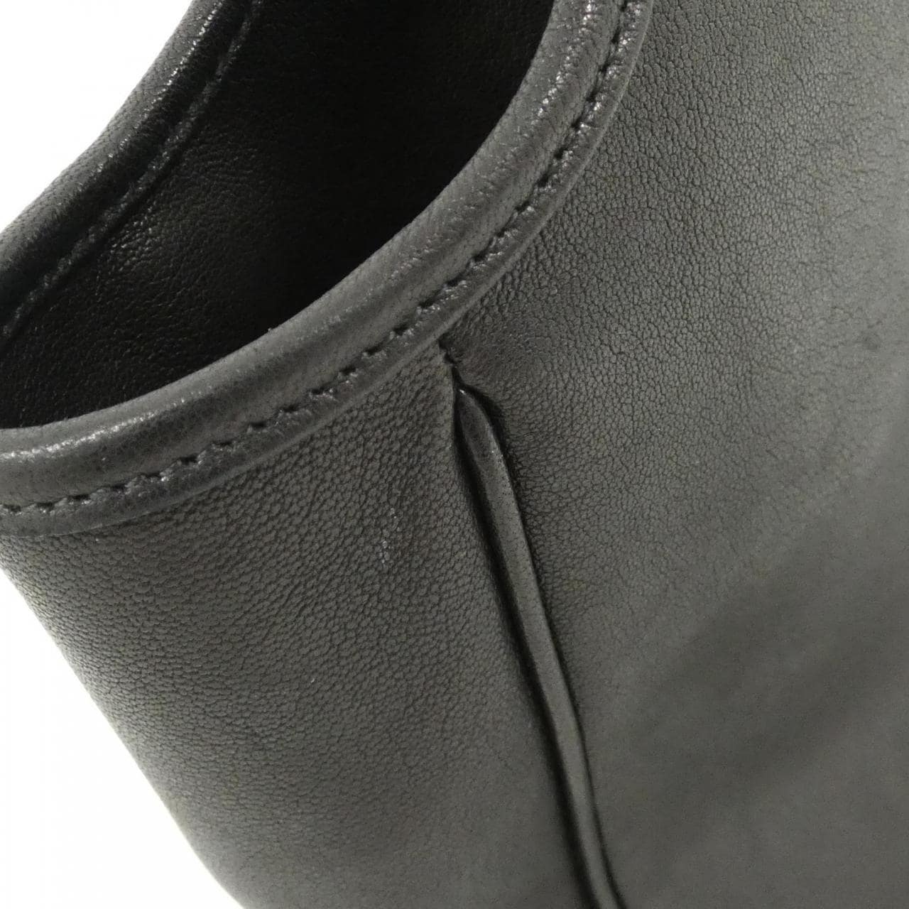 バレンシアガ LAUNDRETTE EAST WEST 846947 2AB5X バッグ