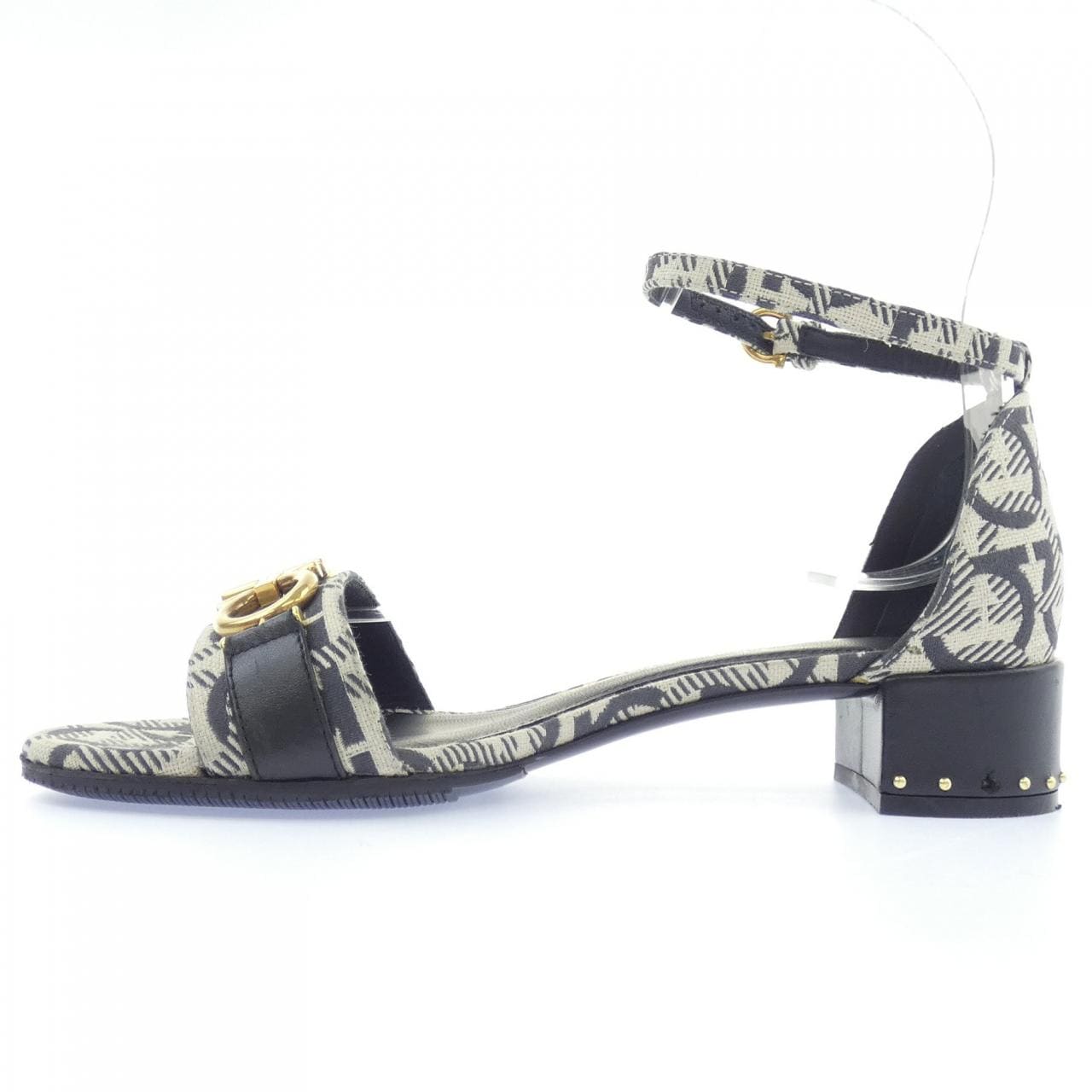 サルヴァトーレフェラガモ SALVATORE FERRAGAMO サンダル