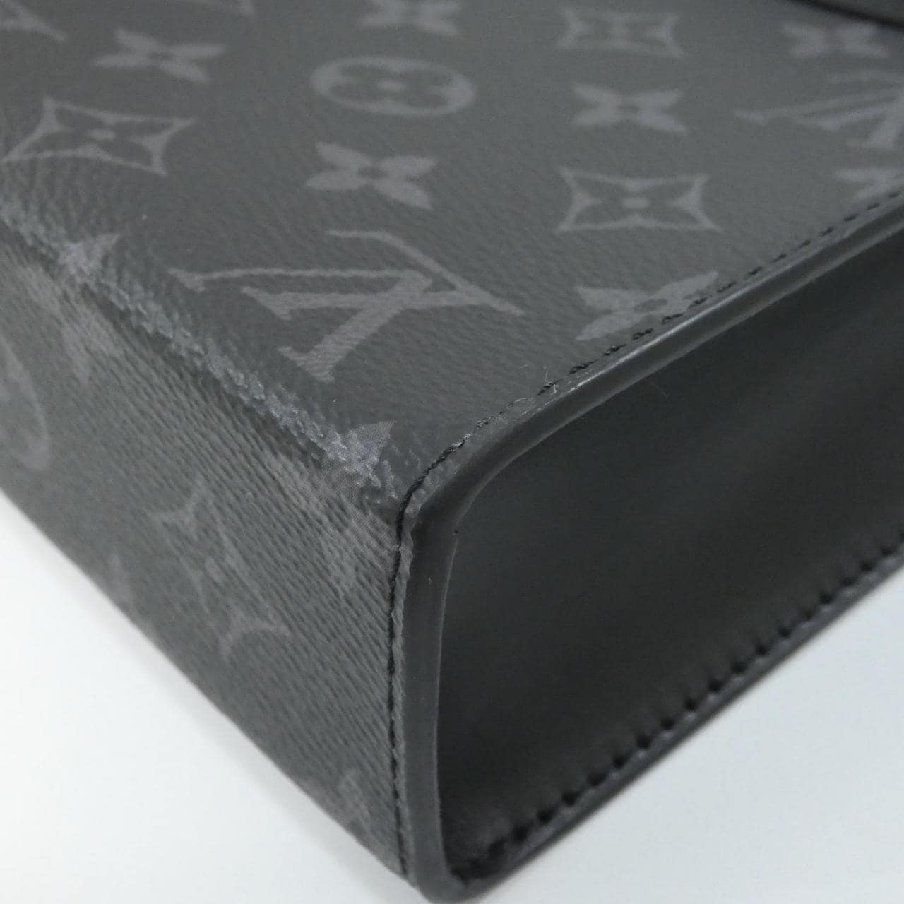 ルイヴィトン モノグラム エクリプス リバース ガストン ウェアラブル ウォレット M81124 ショルダーバッグ