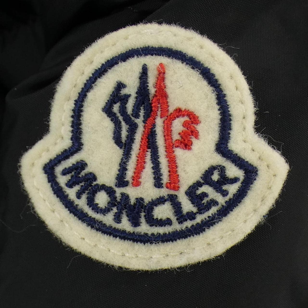 モンクレール MONCLER AMIOT ダウンジャケット
