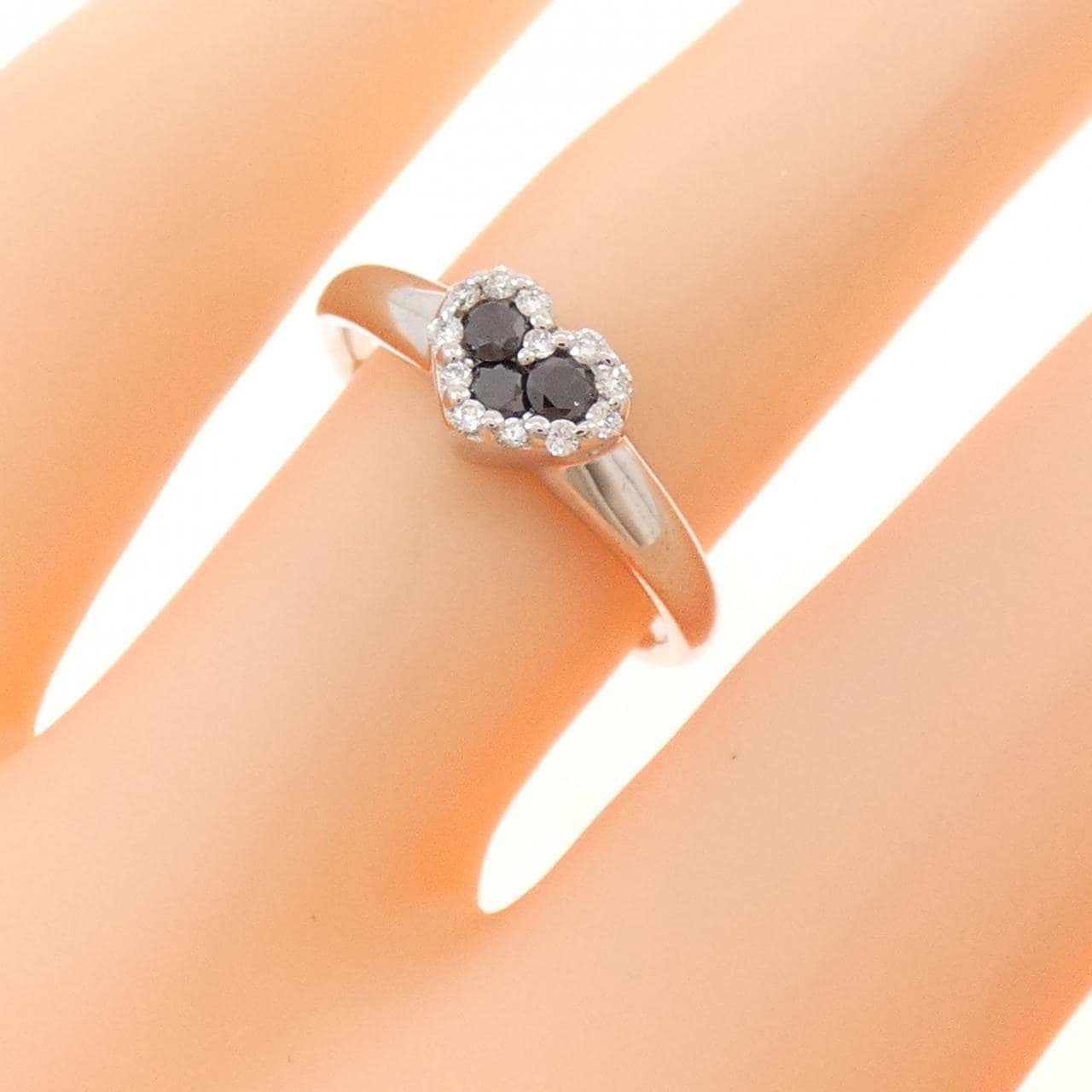 K18WG ハート ダイヤモンド リング 0.14CT