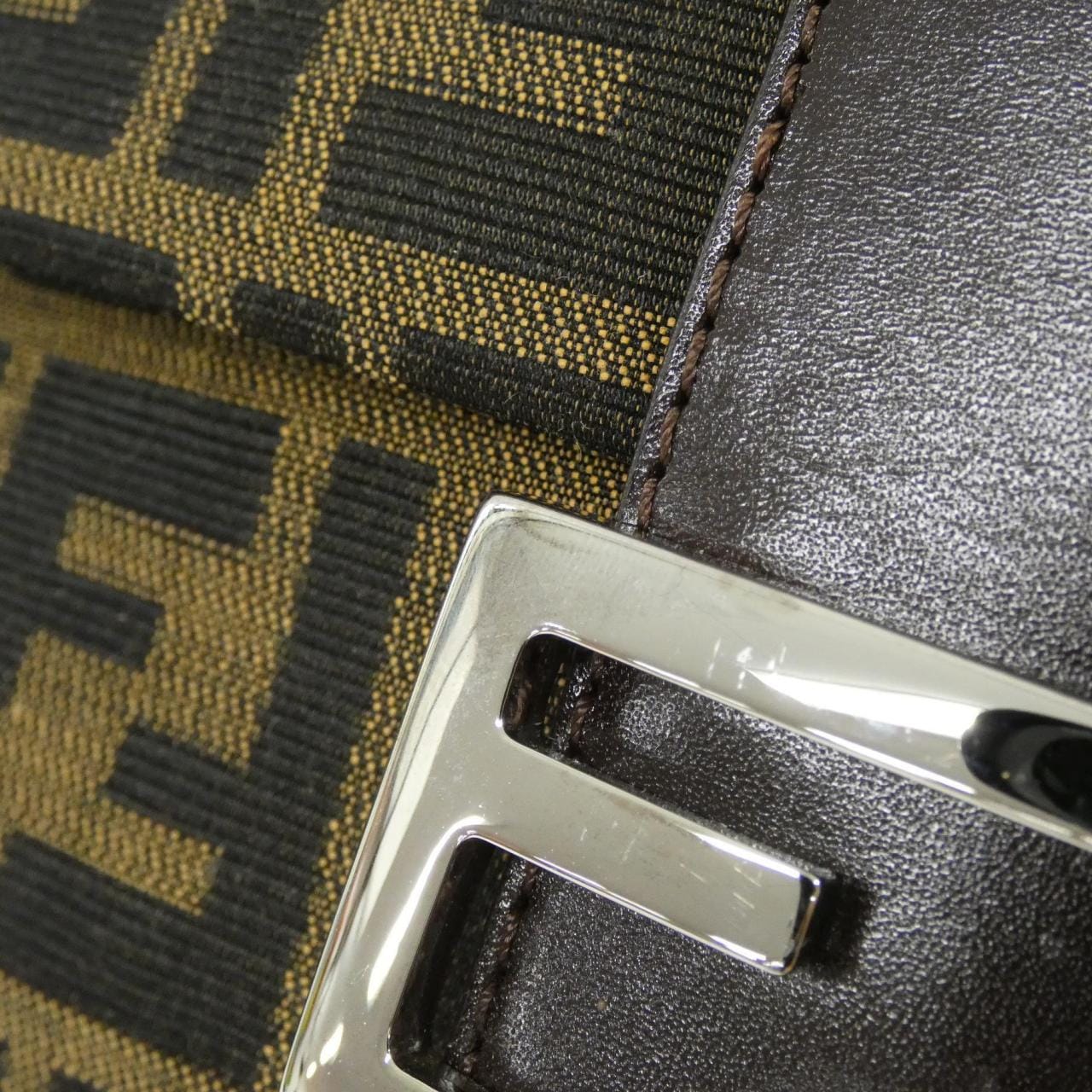【ヴィンテージ】フェンディ マンマ バゲット 26325 ショルダーバッグ