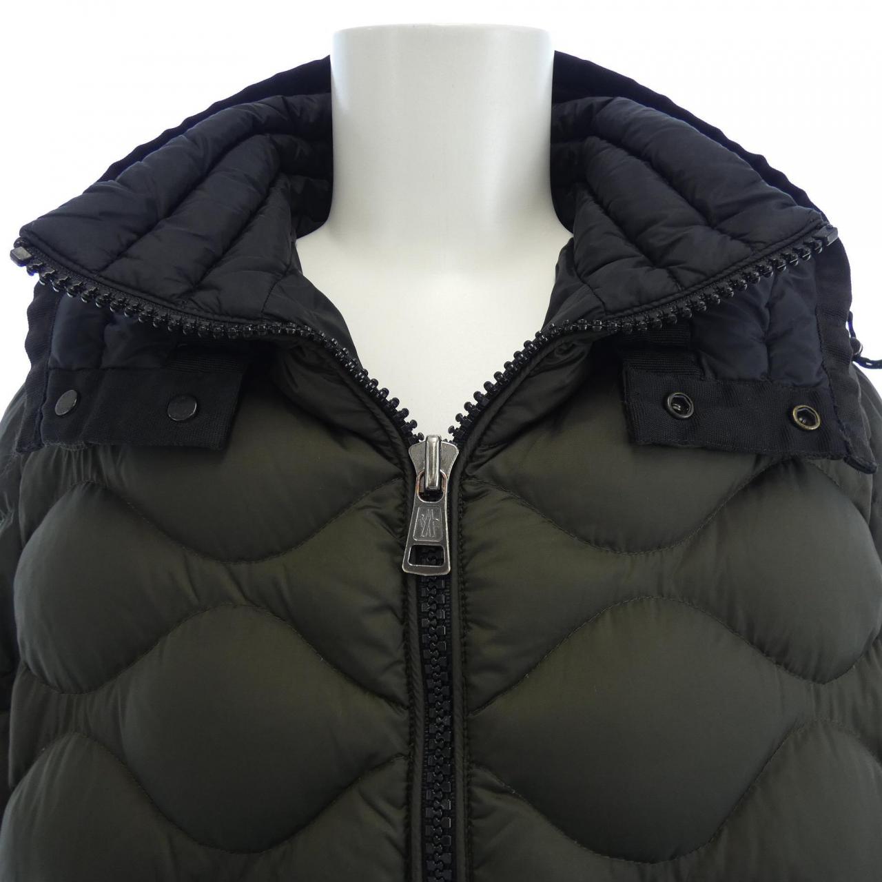 モンクレール MONCLER ダウンジャケット