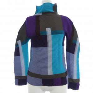 ミーイッセイミヤケ me ISSEY MIYAKE トップス