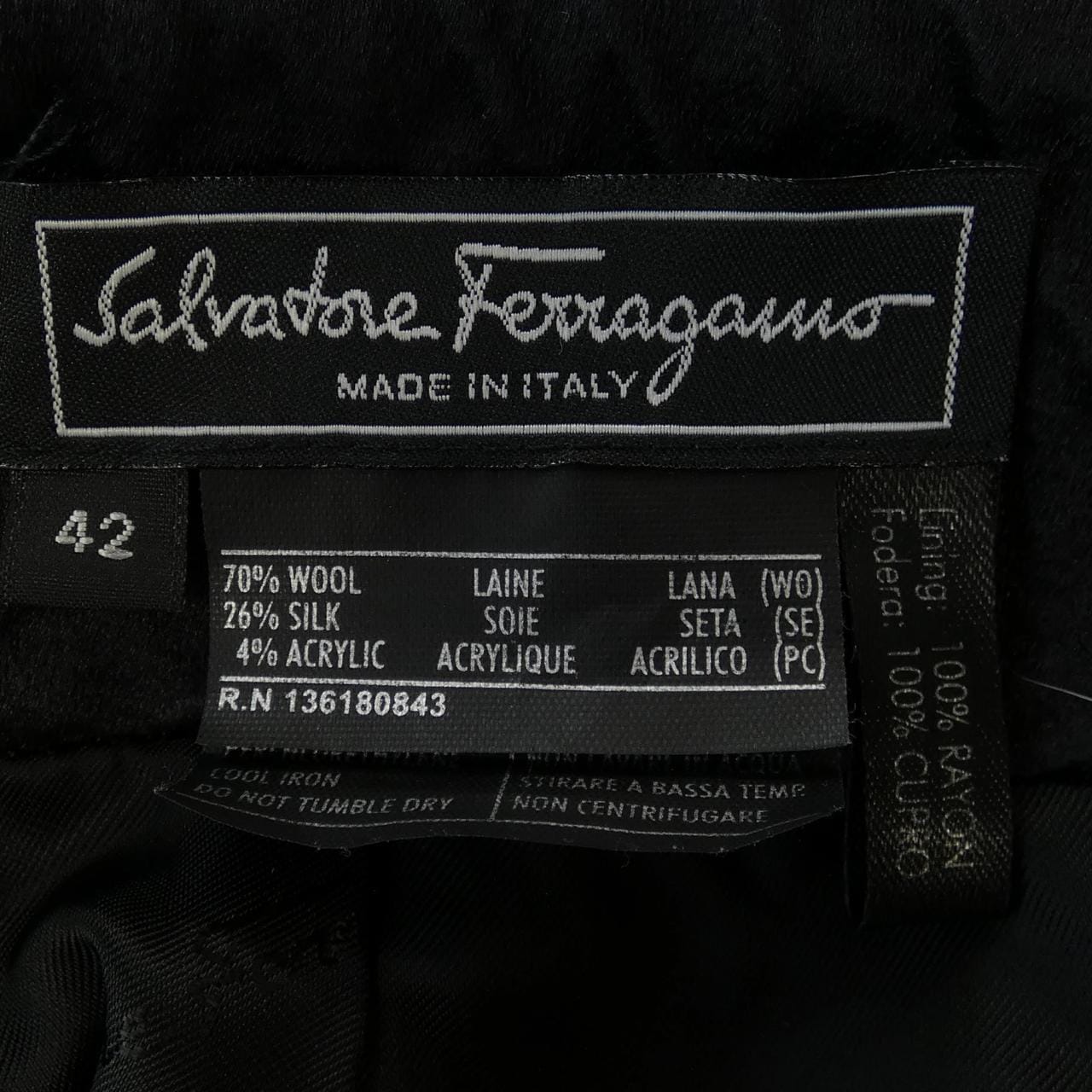 サルヴァトーレフェラガモ SALVATORE FERRAGAMO スカート