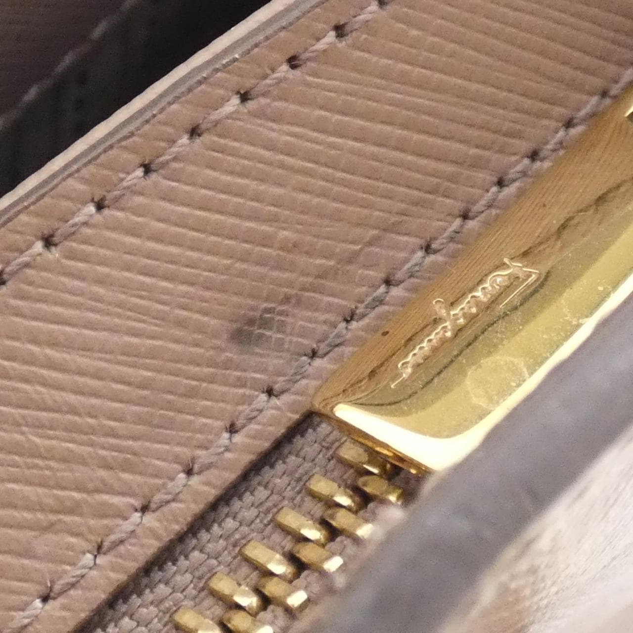 サルヴァトーレフェラガモ 21 D940 バッグ