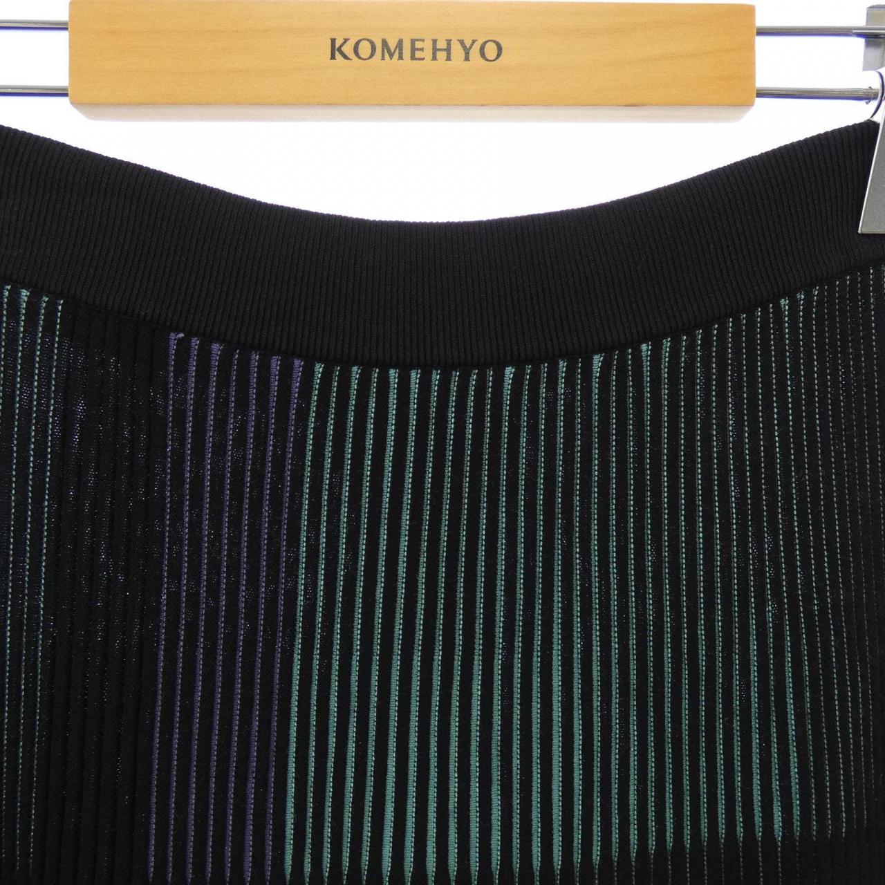 エンポリオアルマーニ EMPORIO ARMANI スカート