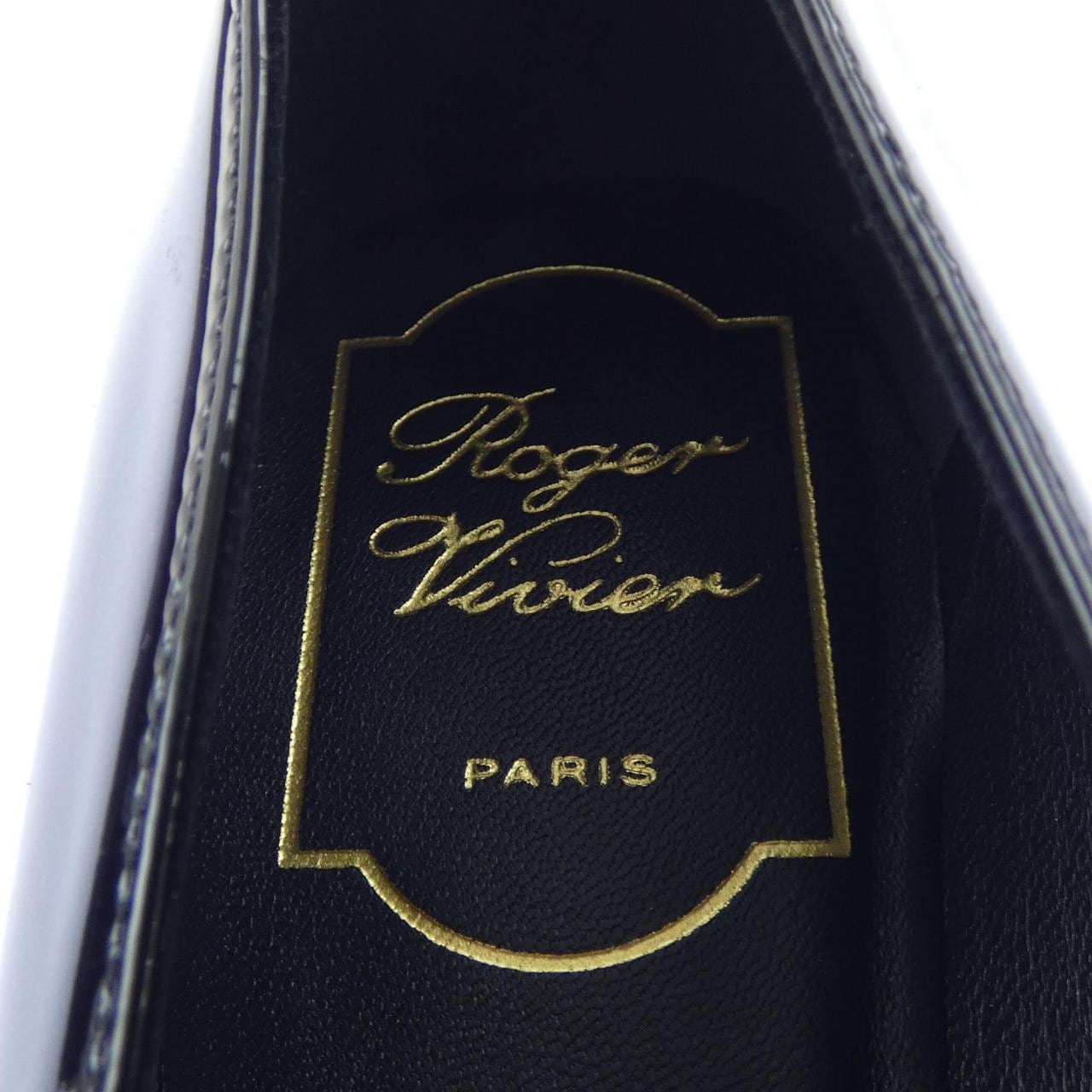 ロジェヴィヴィエ ROGER VIVIER フラットシューズ