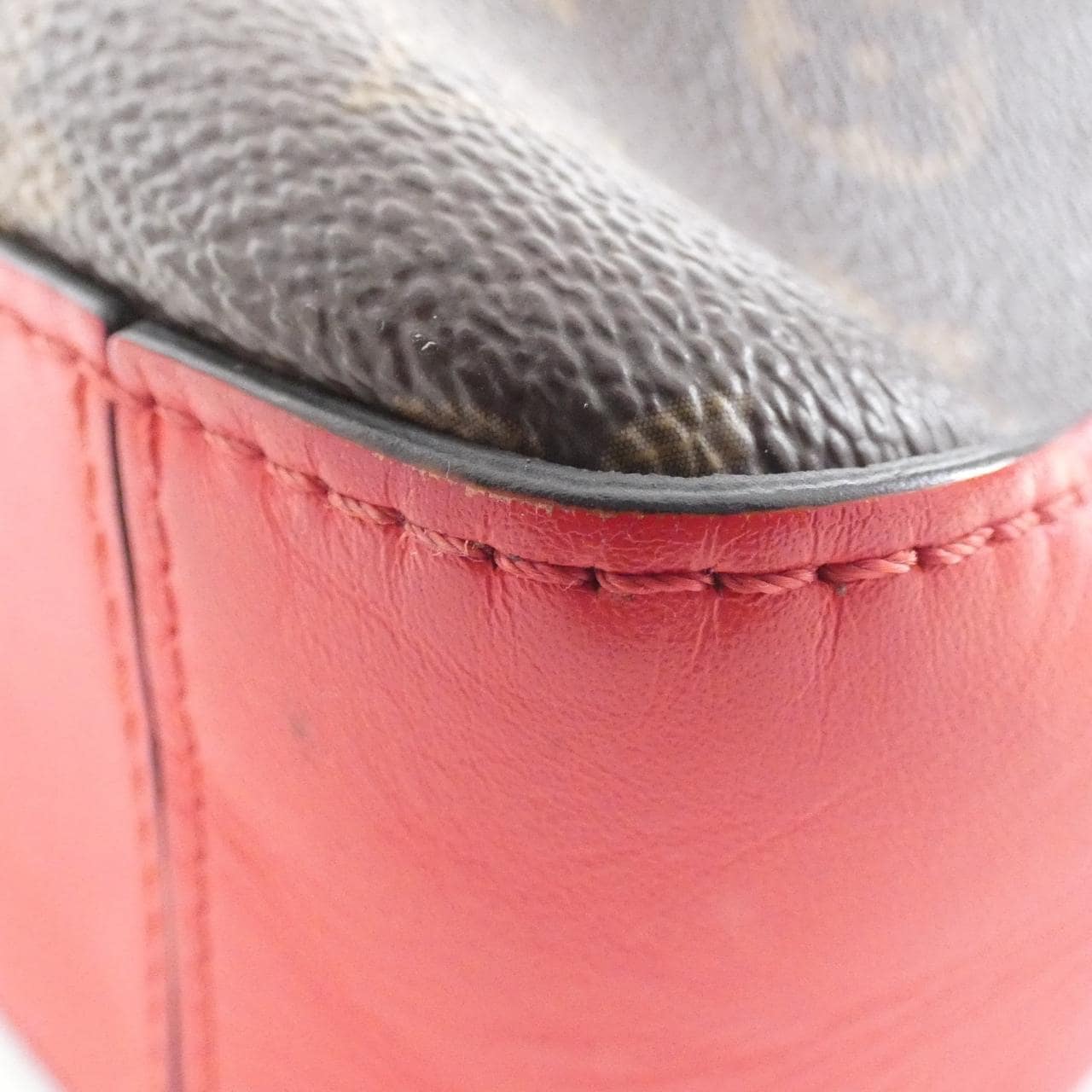 ルイヴィトン モノグラム サントンジュ M43556 ショルダーバッグ