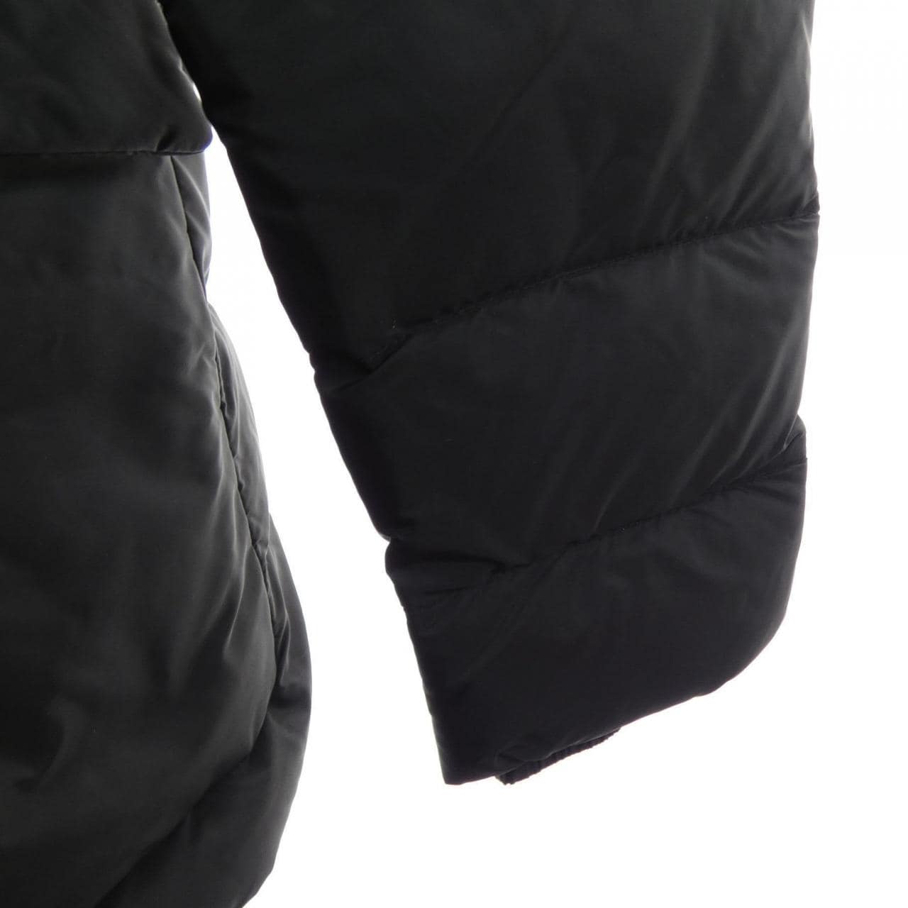 プラダ PRADA トライアングルロゴ SGH583 R132 Q04 ダウンジャケット