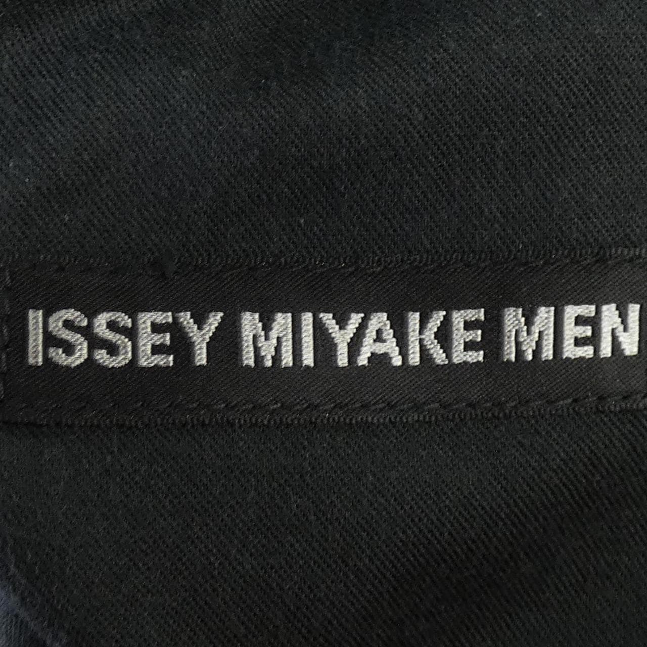 イッセイミヤケメン ISSEY MIYAKE MEN ジーンズ