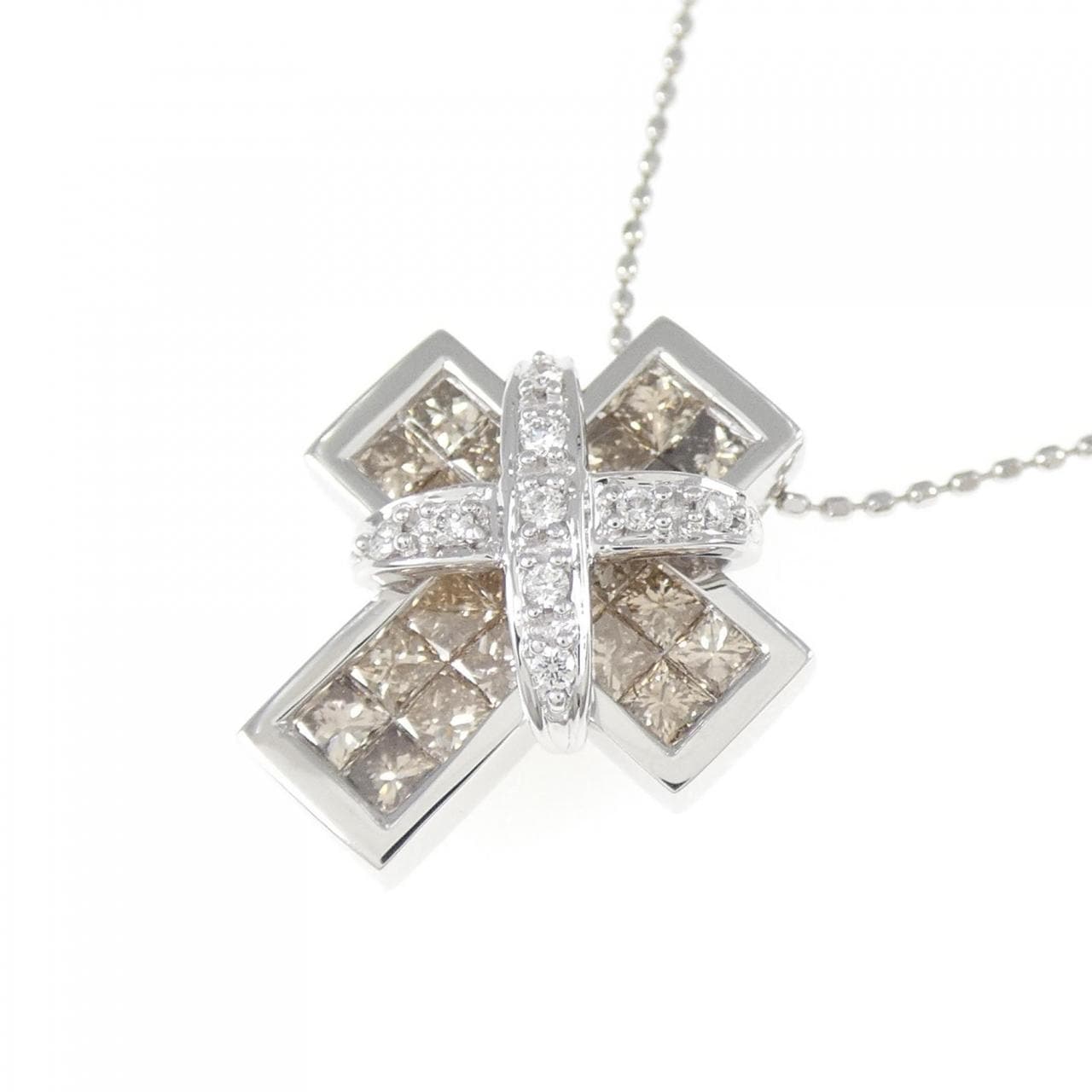 K18WG cross Diamond necklace