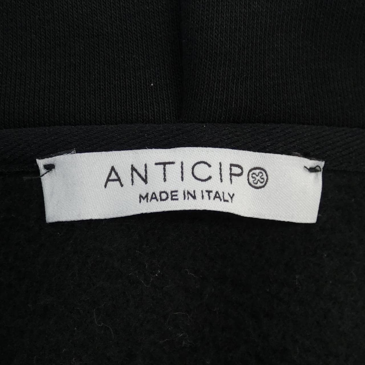 アンティーチポ ANTICIPO パーカー