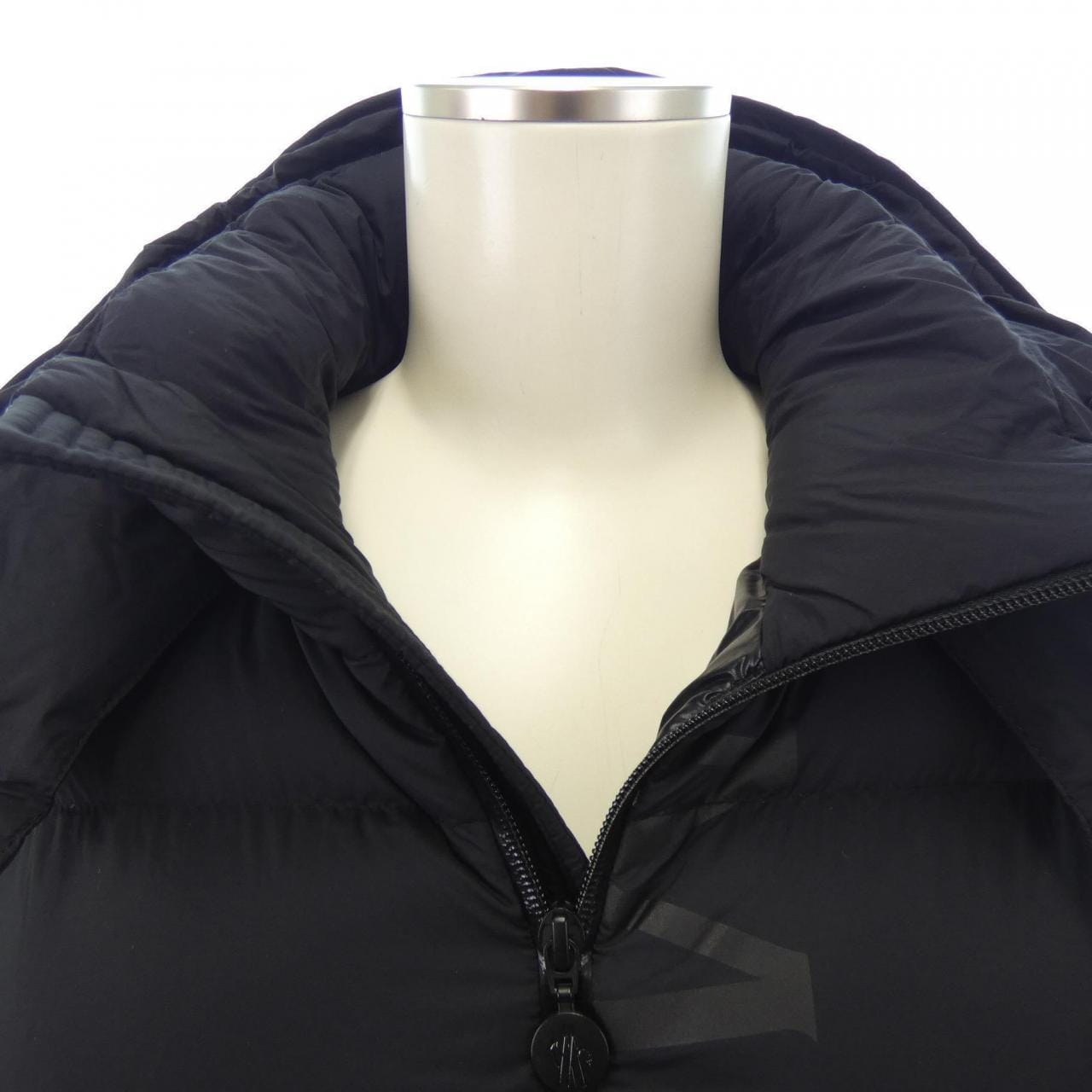 モンクレール MONCLER ダウンジャケット