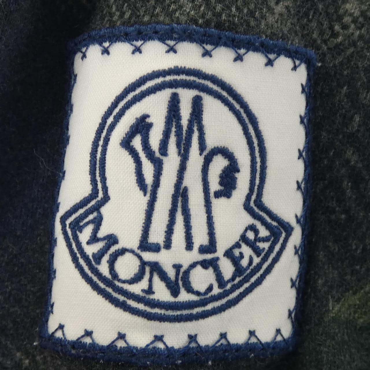 モンクレールガムブルー MONCLER GAMMEBLEU A23918001300 Tシャツ
