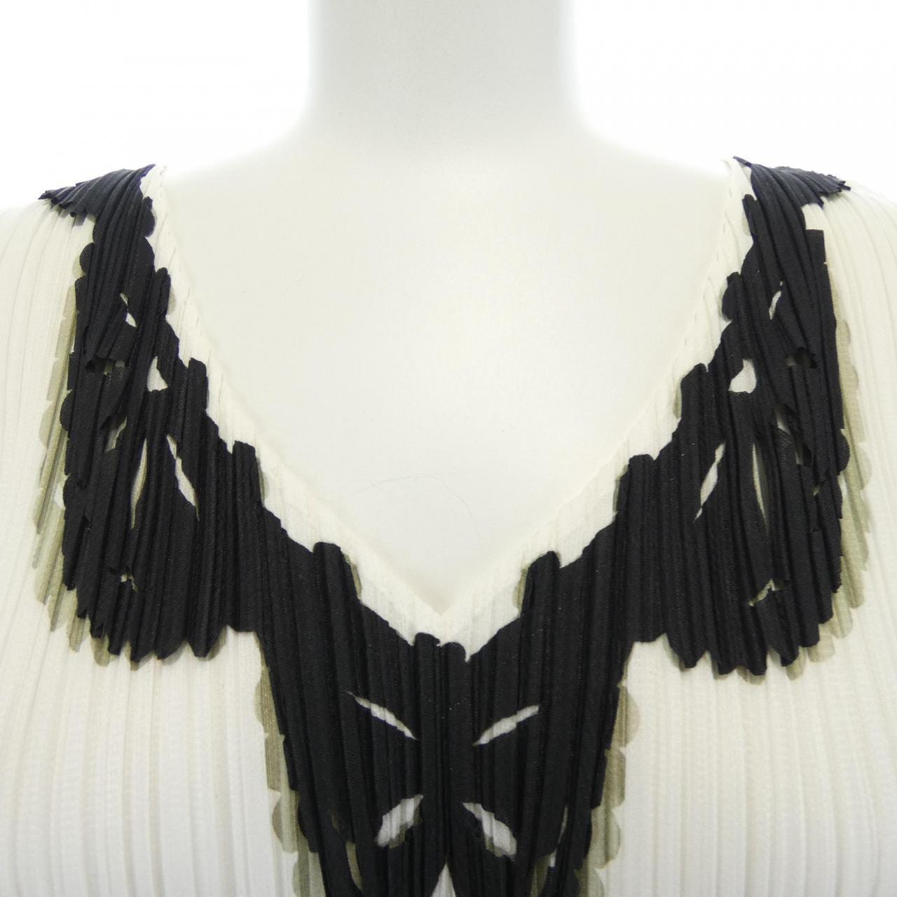 PLEATS PLEASE 2011 Cutting Lace Top PP13-JK614 7566075