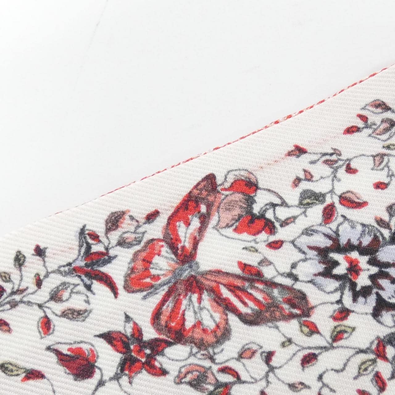 クリスチャンディオール BUTTERFLY AROUND THE WORLD 41FAW106I626 スカーフ