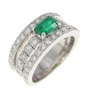 emerald ring