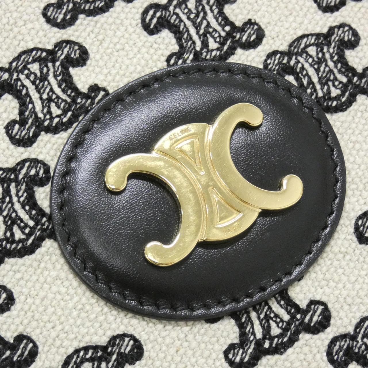 セリーヌ スモール バーティカル カバ 194352CS8 バッグ