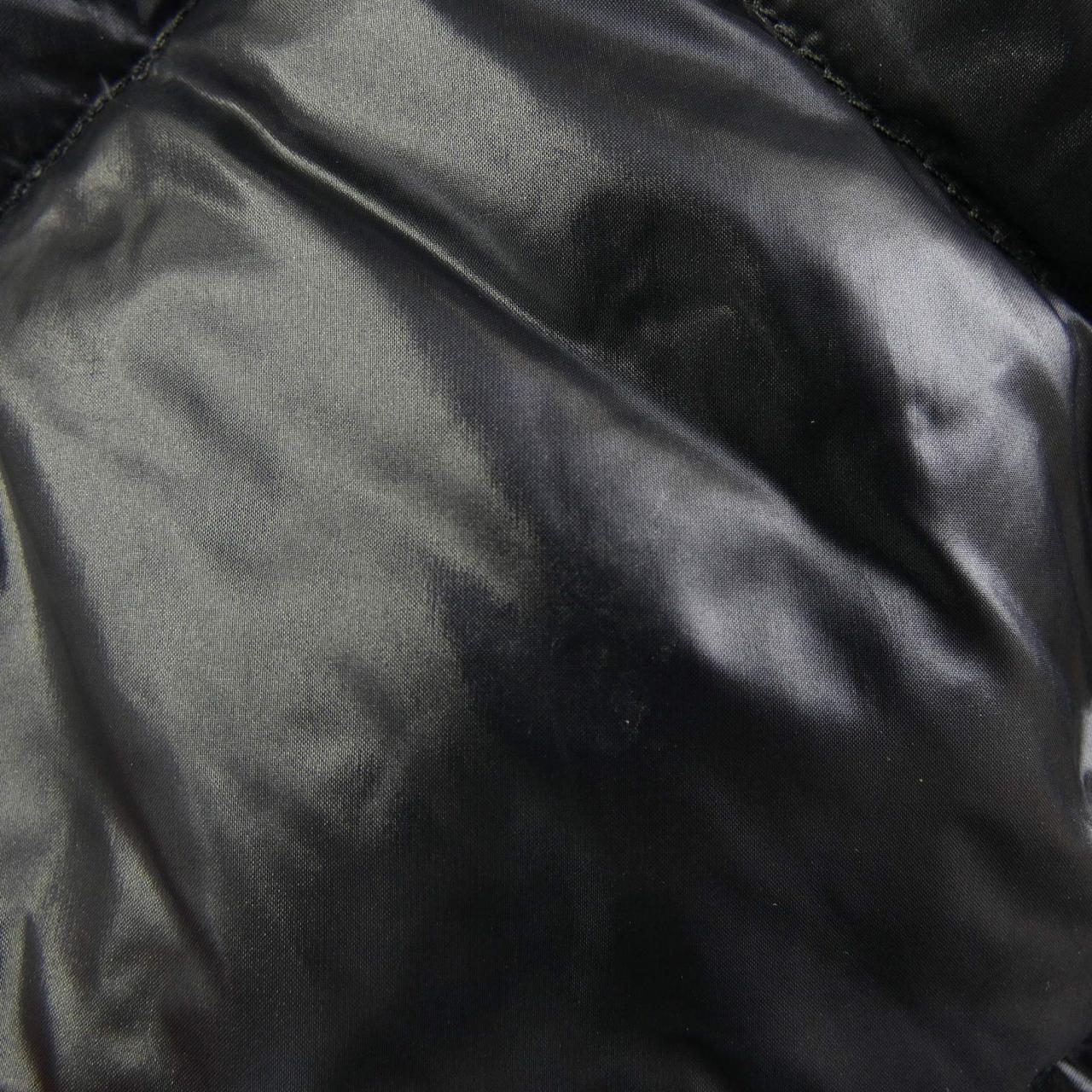 モンクレール MONCLER ダウンジャケット