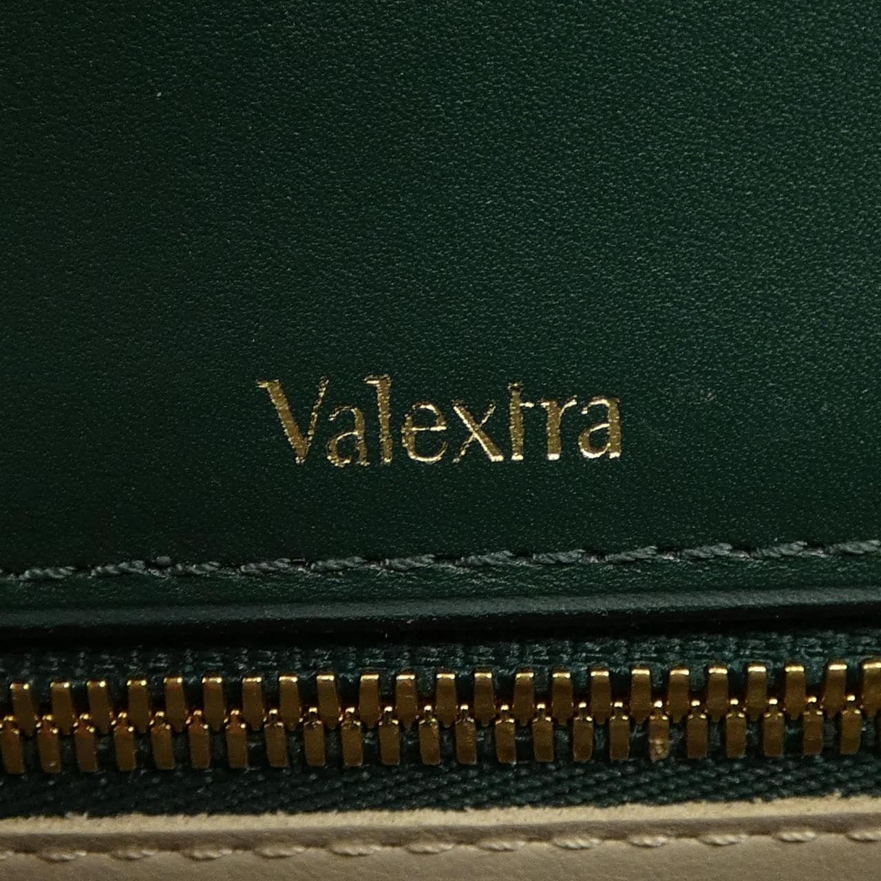 ヴァレクストラ VALEXTRA ミディアム イジィデ ISIDE BAG