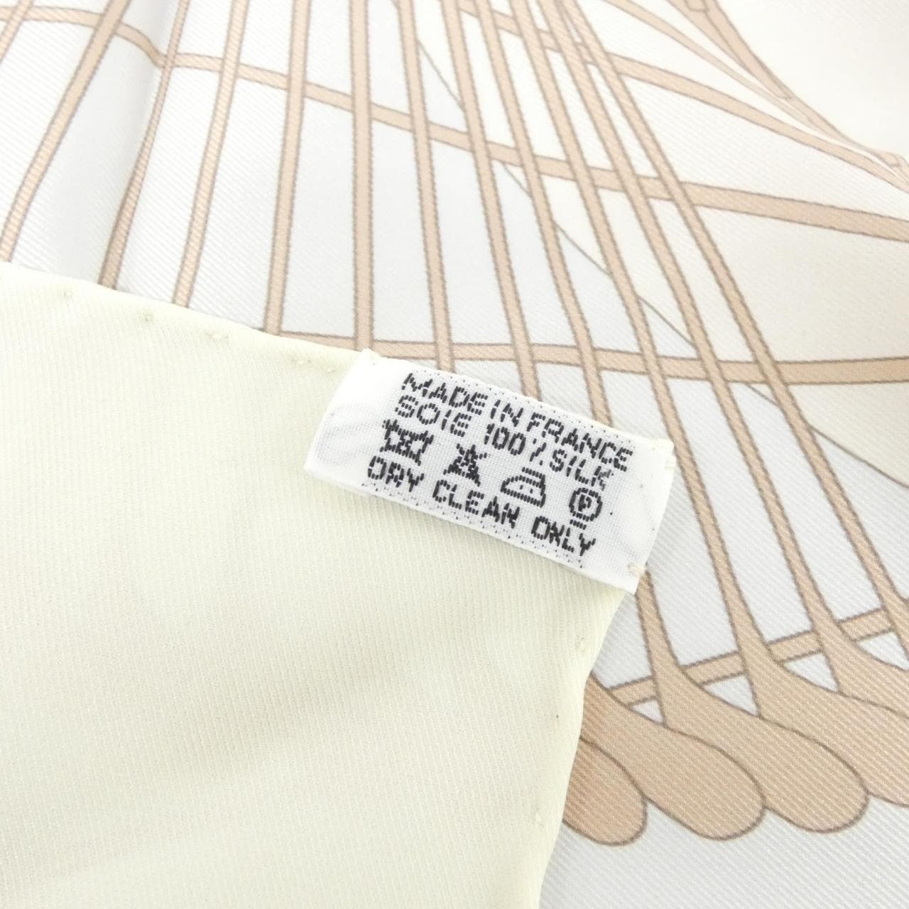 エルメス カレ スカーフ