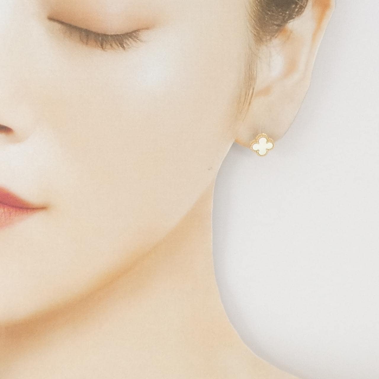 ヴァンクリーフ&アーペル スウィートアルハンブラ ピアス